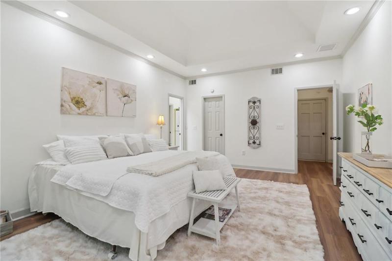 Image for property 979 Bridgegate Drive, Marietta, GA 30068
