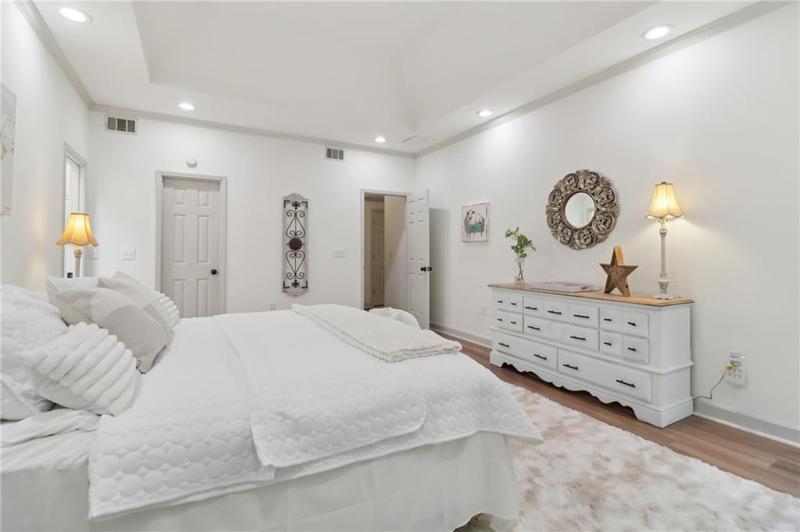 Image for property 979 Bridgegate Drive, Marietta, GA 30068