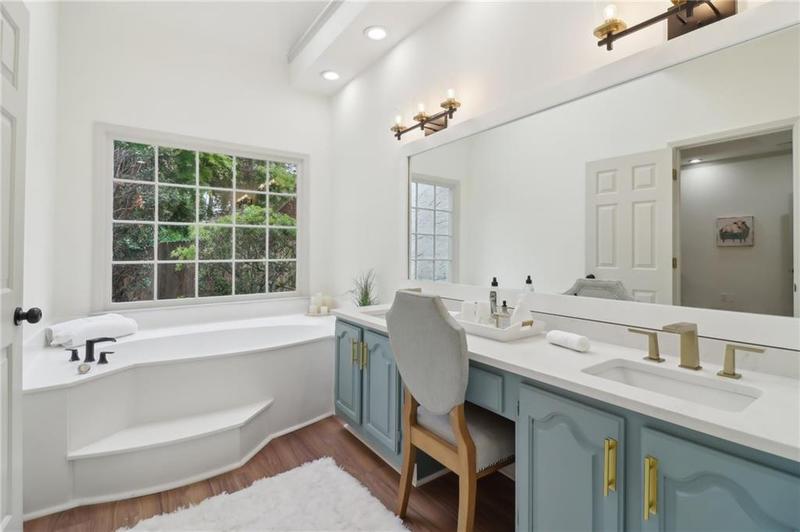 Image for property 979 Bridgegate Drive, Marietta, GA 30068