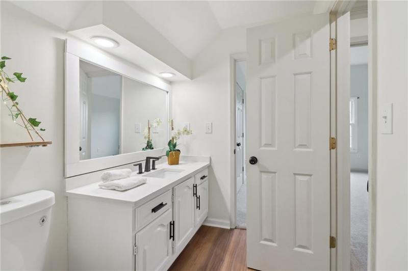Image for property 979 Bridgegate Drive, Marietta, GA 30068