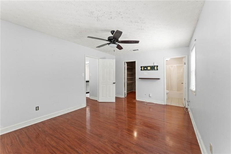 Image for property 5965 Catawba Way, Atlanta, GA 30349