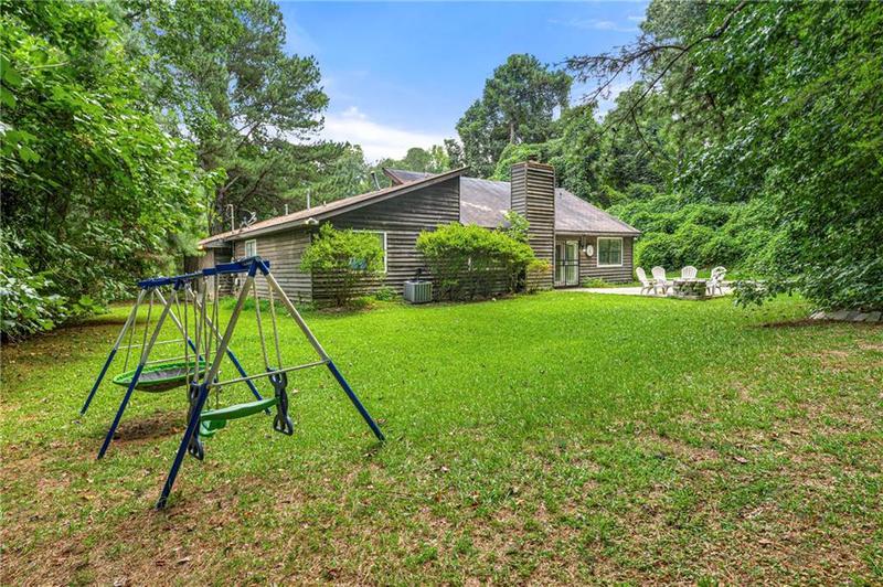 Image for property 5965 Catawba Way, Atlanta, GA 30349