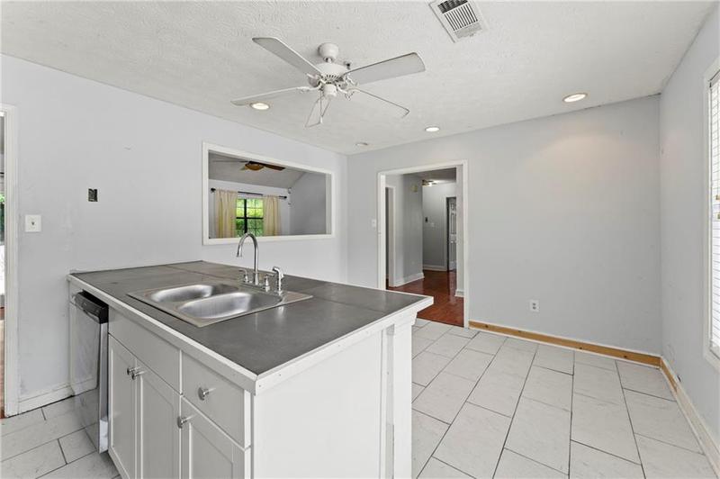 Image for property 5965 Catawba Way, Atlanta, GA 30349