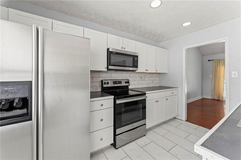Image for property 5965 Catawba Way, Atlanta, GA 30349
