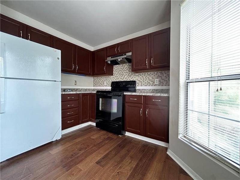 Image for property 42 Belmonte Circle, Atlanta, GA 30311