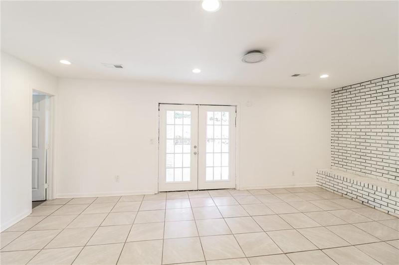 Image for property 2330 Lago Drive, Jonesboro, GA 30236