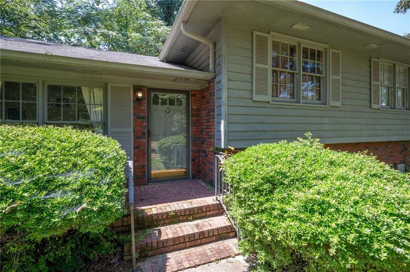 Image for property 1702 Elaine Way, Dalton, GA 30720