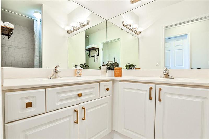 Image for property 3334 Peachtree Road 704, Atlanta, GA 30326