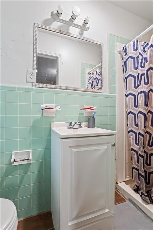 Image for property 422 White Oak Drive, Lilburn, GA 30047