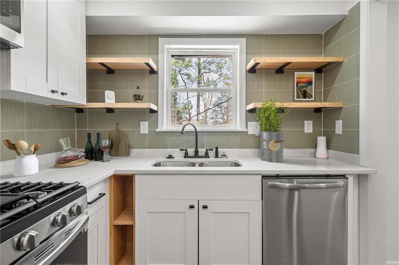 Image for property 1834 AVON Avenue, Atlanta, GA 30311