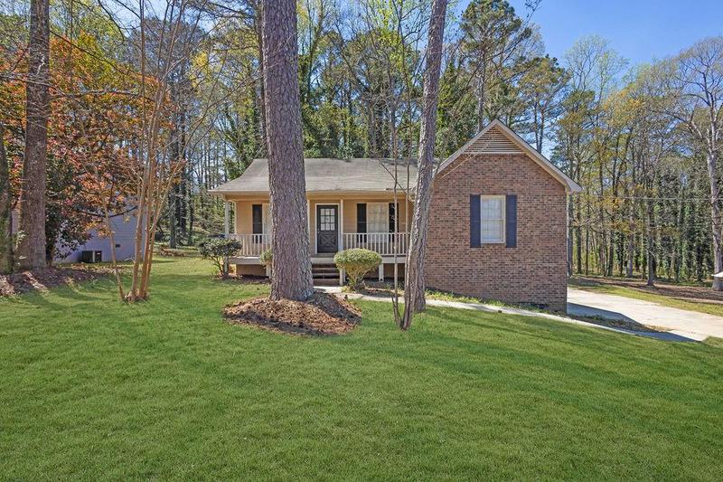 Image for property 8633 Hilltop Road, Jonesboro, GA 30236