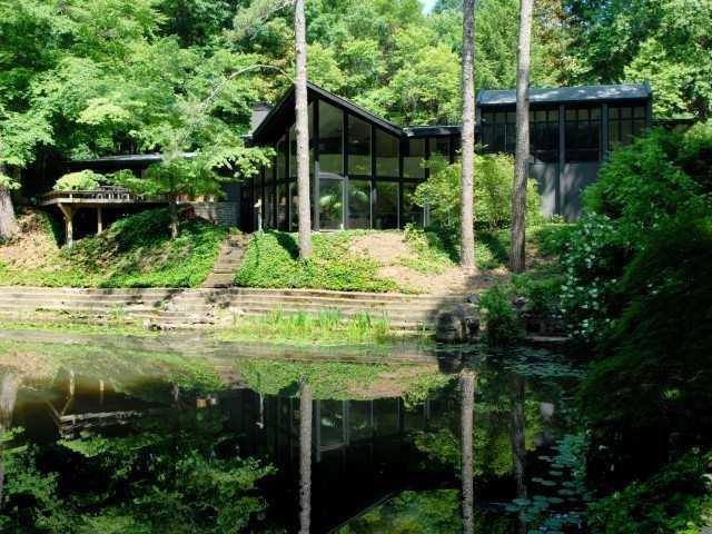 Image for property 2518 Wesley Road, Atlanta, GA 30327