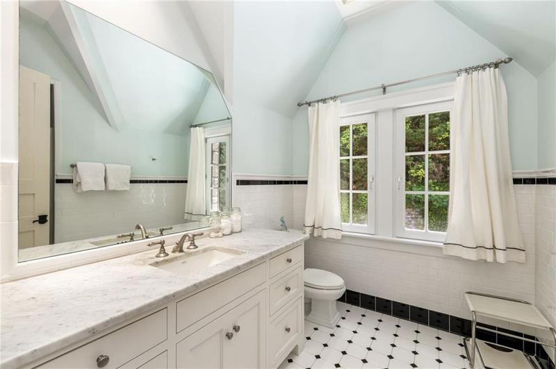 Image for property 4660 Jett Road, Atlanta, GA 30327