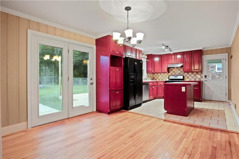 Image for property 40 Crestview Circle, Carrollton, GA 30117