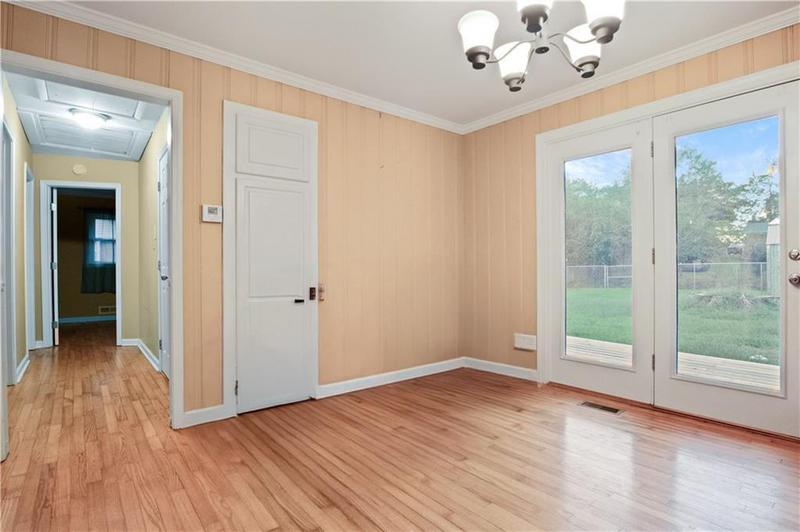 Image for property 40 Crestview Circle, Carrollton, GA 30117
