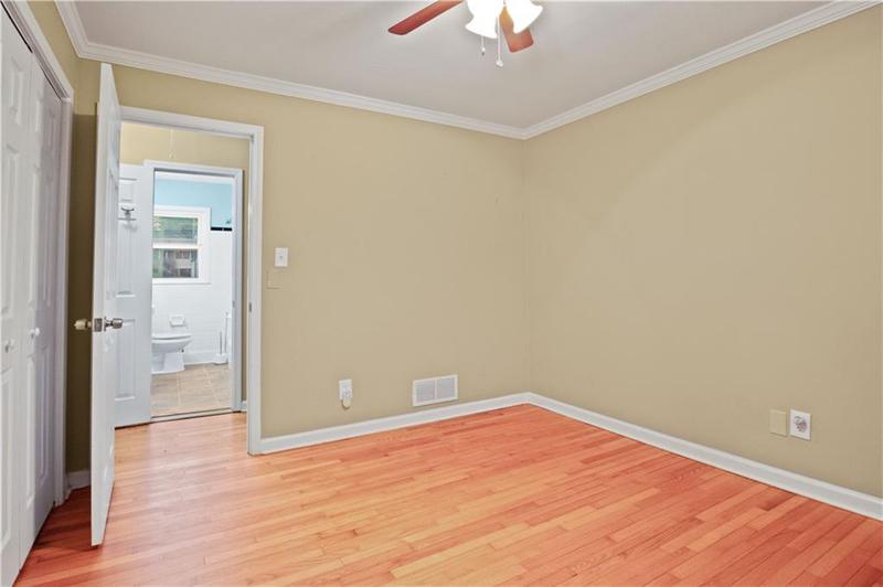 Image for property 40 Crestview Circle, Carrollton, GA 30117