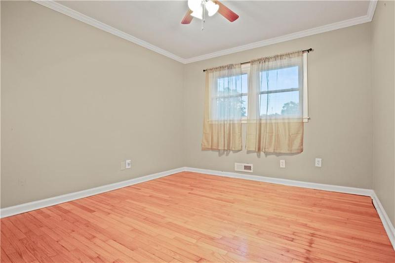 Image for property 40 Crestview Circle, Carrollton, GA 30117