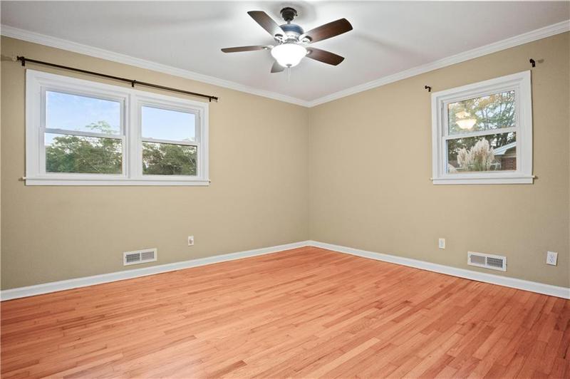 Image for property 40 Crestview Circle, Carrollton, GA 30117