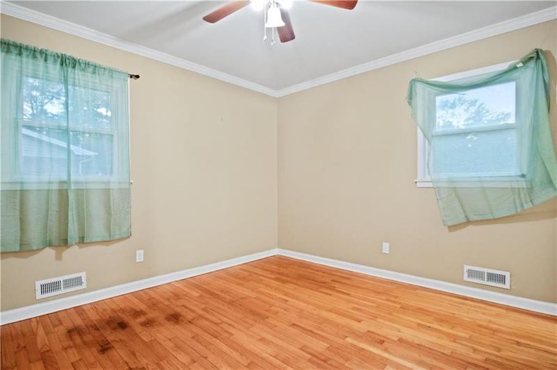 Image for property 40 Crestview Circle, Carrollton, GA 30117