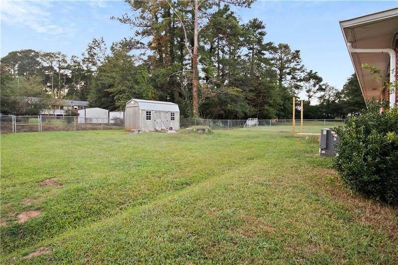 Image for property 40 Crestview Circle, Carrollton, GA 30117