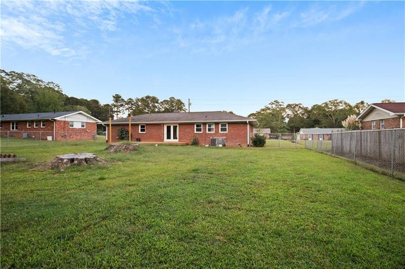 Image for property 40 Crestview Circle, Carrollton, GA 30117