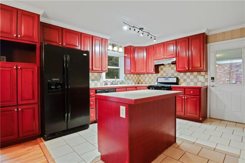 Image for property 40 Crestview Circle, Carrollton, GA 30117