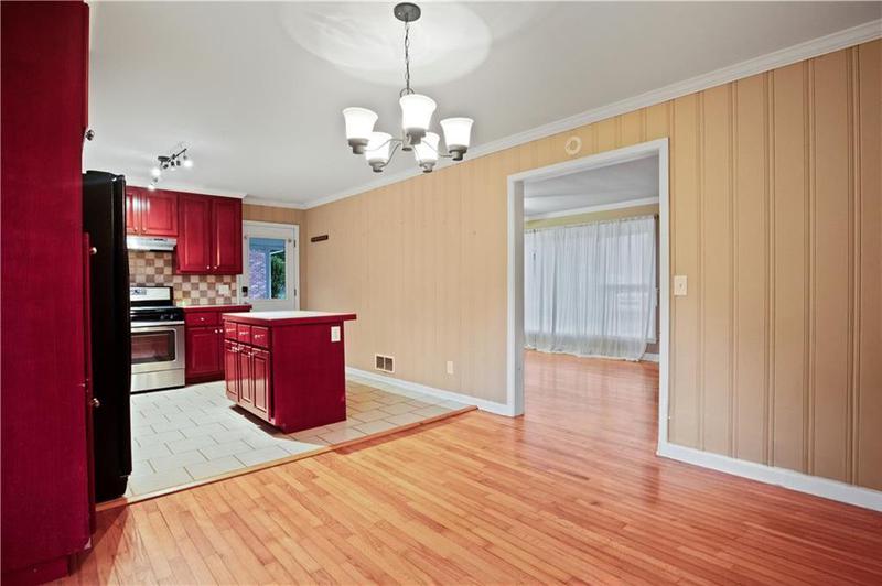 Image for property 40 Crestview Circle, Carrollton, GA 30117