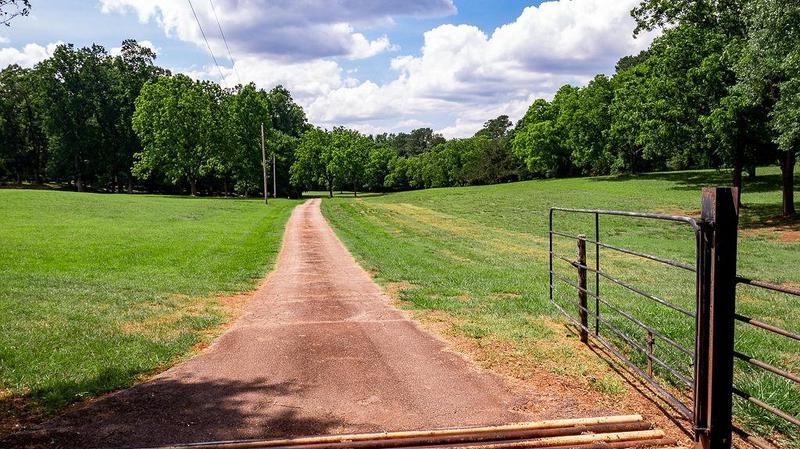 Image for property 8569 Jefferson Road, Commerce, GA 30529