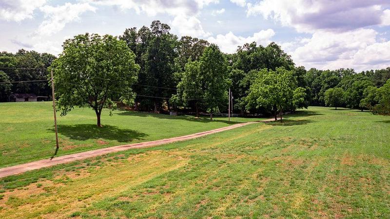 Image for property 8569 Jefferson Road, Commerce, GA 30529