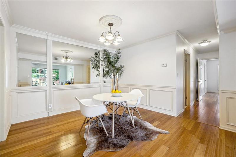 Image for property 6851 Roswell Road P-10, Sandy Springs, GA 30328