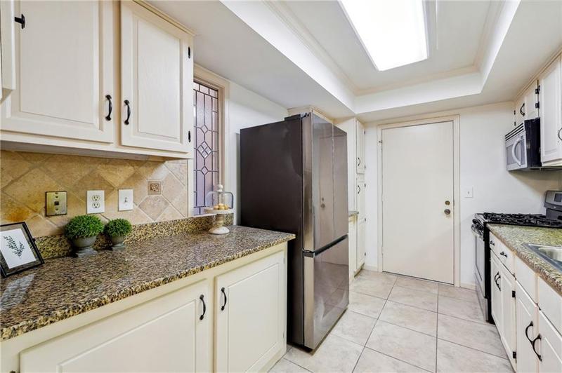 Image for property 6851 Roswell Road P-10, Sandy Springs, GA 30328