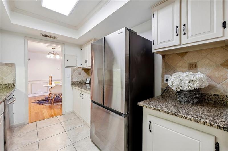 Image for property 6851 Roswell Road P-10, Sandy Springs, GA 30328