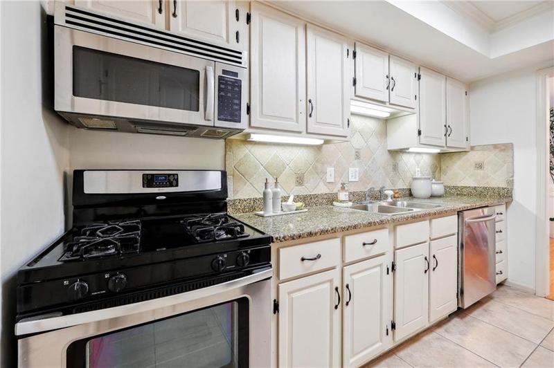 Image for property 6851 Roswell Road P-10, Sandy Springs, GA 30328