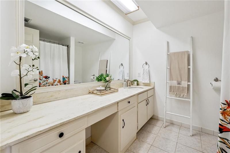 Image for property 6851 Roswell Road P-10, Sandy Springs, GA 30328