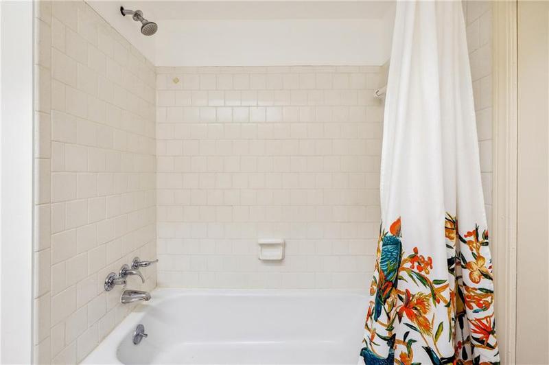 Image for property 6851 Roswell Road P-10, Sandy Springs, GA 30328