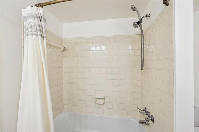 Image for property 6851 Roswell Road P-10, Sandy Springs, GA 30328