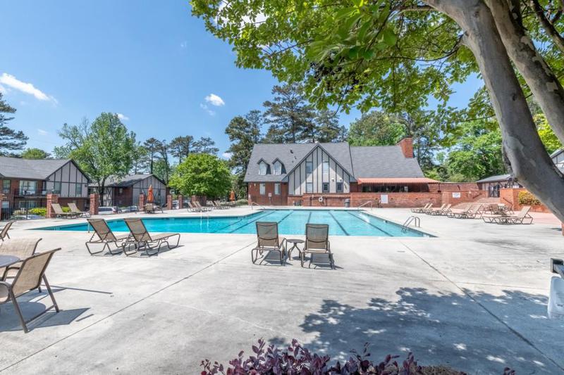 Image for property 6851 Roswell Road P-10, Sandy Springs, GA 30328