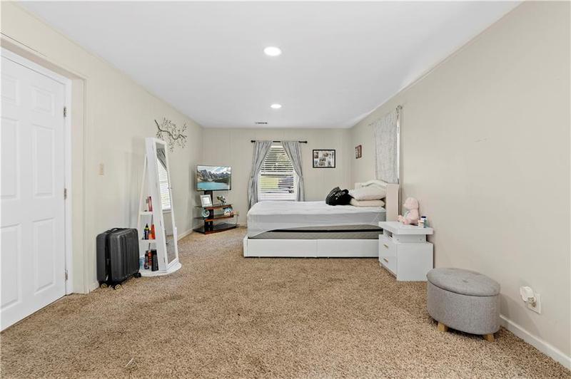 Image for property 7247 Mockingbird Trail, Riverdale, GA 30274