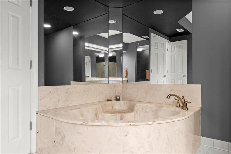 Image for property 3435 Kingsboro Road 1201, Atlanta, GA 30326