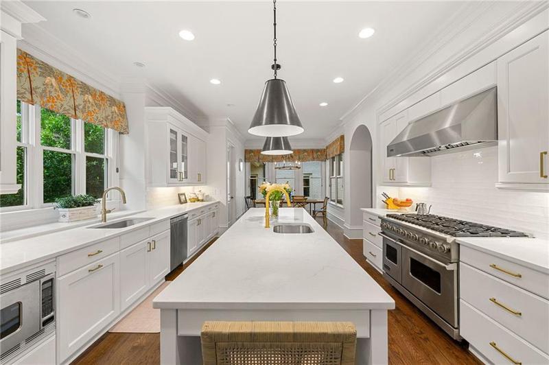 Image for property 4005 Stratford Road, Atlanta, GA 30342