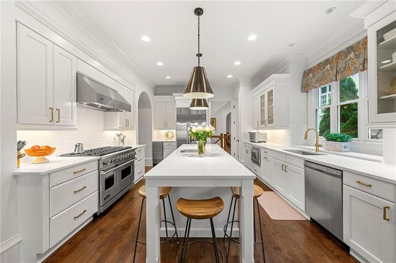 Image for property 4005 Stratford Road, Atlanta, GA 30342