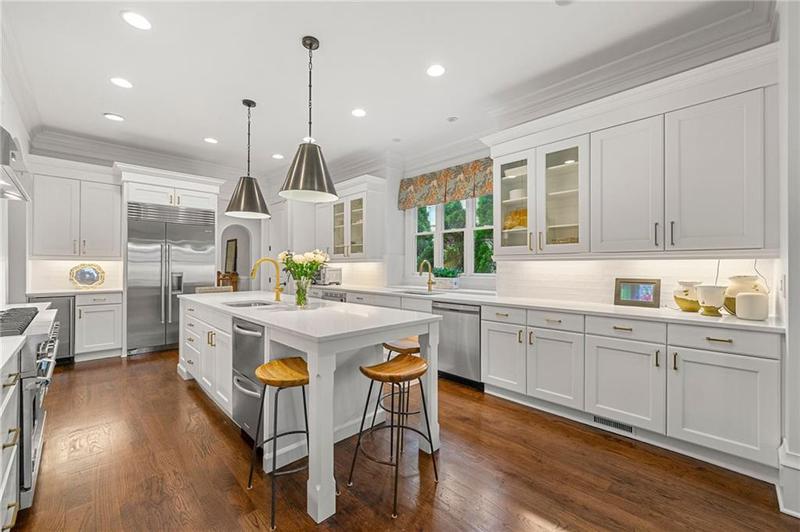 Image for property 4005 Stratford Road, Atlanta, GA 30342