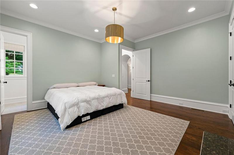 Image for property 4005 Stratford Road, Atlanta, GA 30342