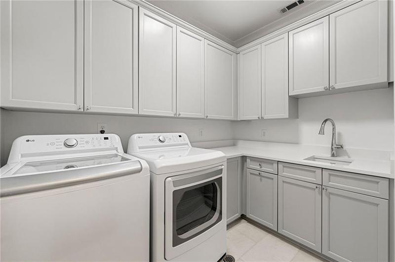 Image for property 4005 Stratford Road, Atlanta, GA 30342