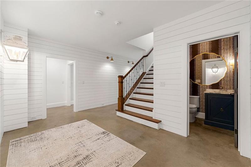 Image for property 4005 Stratford Road, Atlanta, GA 30342