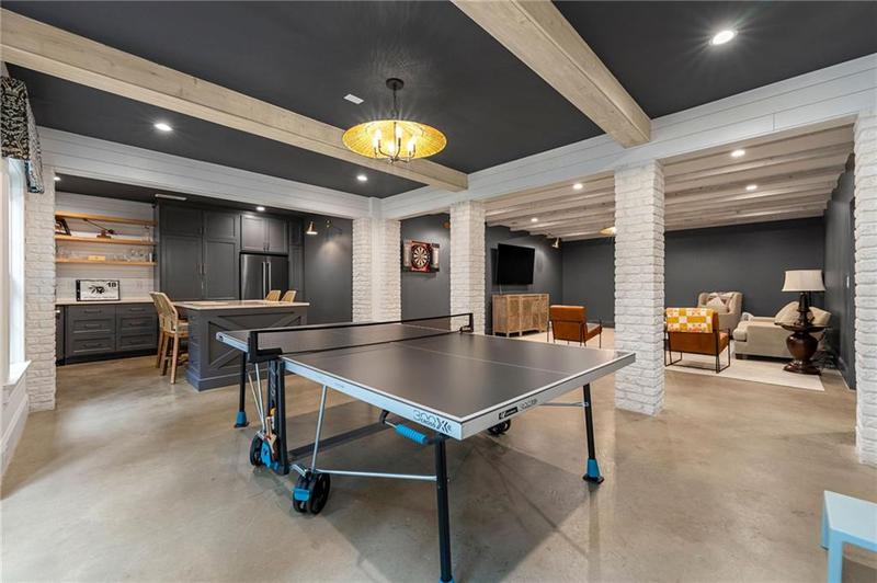 Image for property 4005 Stratford Road, Atlanta, GA 30342