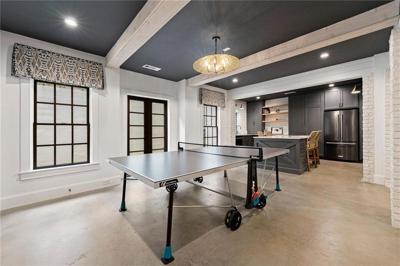 Image for property 4005 Stratford Road, Atlanta, GA 30342