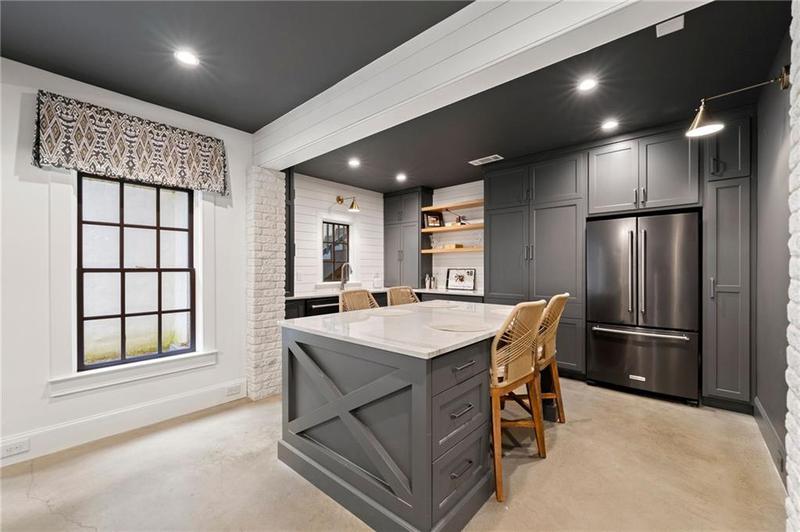 Image for property 4005 Stratford Road, Atlanta, GA 30342