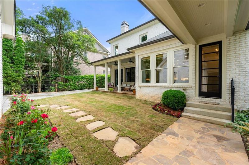 Image for property 4005 Stratford Road, Atlanta, GA 30342