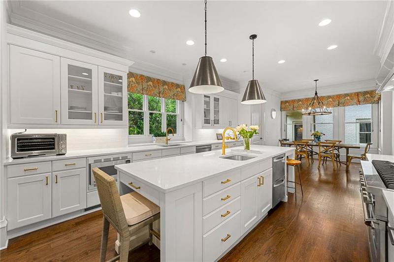 Image for property 4005 Stratford Road, Atlanta, GA 30342